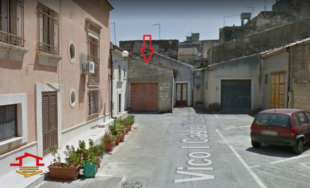 Garage in vendita Vico I Castelfidardo n. 10, zona antica Pescheria, Vittoria (RG)